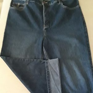 SOLD.          Denim capris w/ tummy control